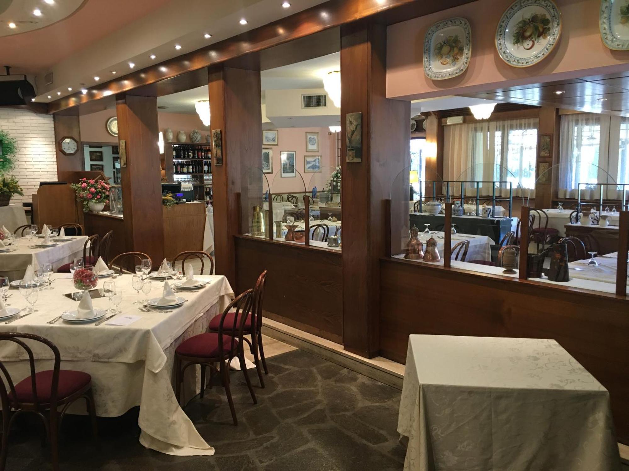 Hotel Ristorante La Lanterna Castelnuovo di Garfagnana Zewnętrze zdjęcie